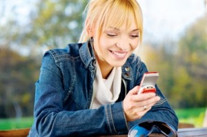 SNS蛻ゥ逕ィ邇縺ッ48.9%縲∝茜逕ィ閠繝医ャ繝励ッ縲熊acebook縲