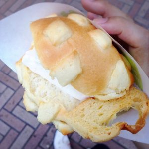 【渋谷・他】世界で2番めにおいしい焼きたてメロンパンアイス-値段
