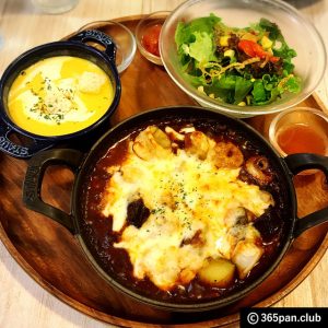 【新宿】プラス380円でパン食べ放題☆「イートモア」感想