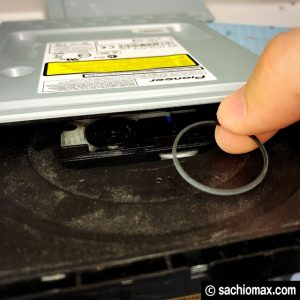 【PC】パソコンのなかなか出てこないDVDトレイを修理する方法03