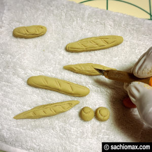 【初めての樹脂粘土】ミニチュアフード バケット(パン)の作り方-08